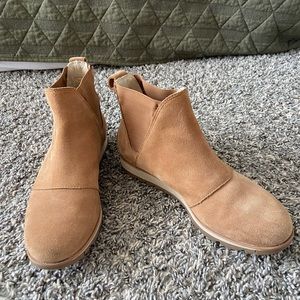 Sorel Waterproof Chelsea Boots - Chestnut